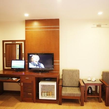 Prince Hanoi Hotel Exterior photo